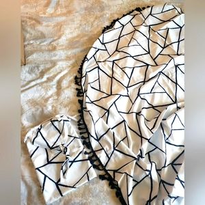 Artistry towel and bag NEW